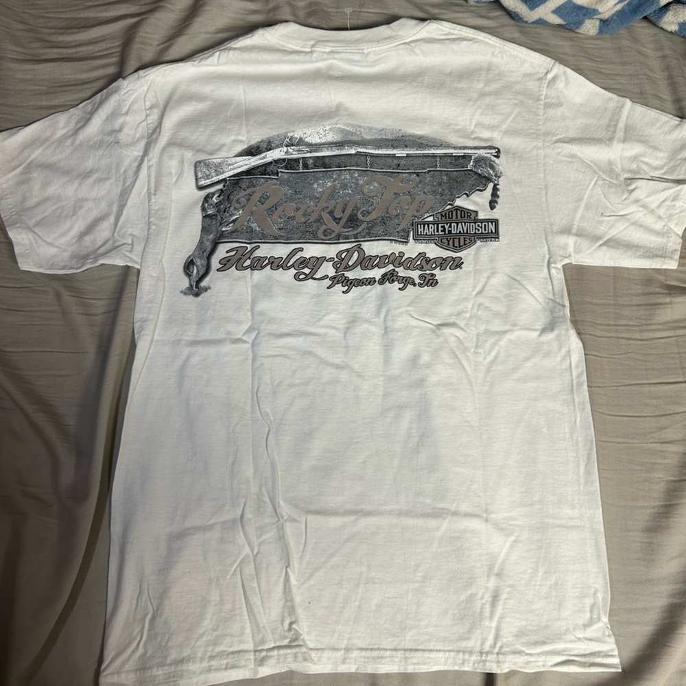 Pigeon Forge Tn Harley Davidson shirt women’s Medium